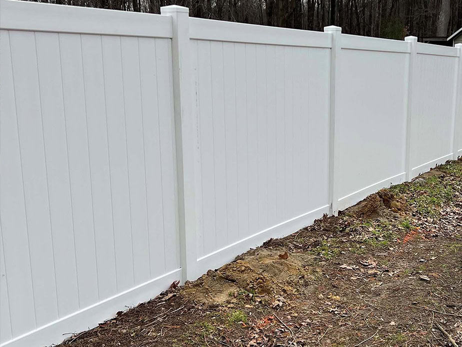 Vinyl privacy fencing in Youngsville North Carolina